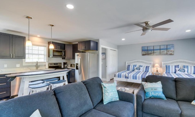 Ocean Isle Beach Apartment | Ocean Isle Beach Vacation Rental about 1 Mi to Pier!