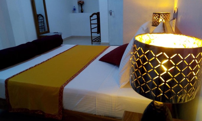 Mount Lavinia House | Ocean Pebbles