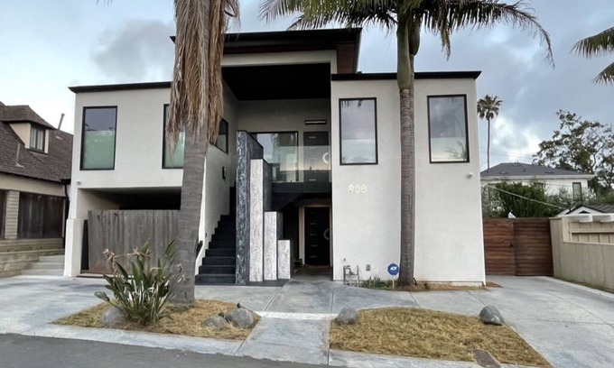 Beach Barber Tract House | Ocean View, Light & Bright 2BR/1BA, Walkable to La Jolla Village & Beaches!