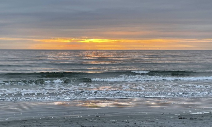 York Beach Condo | Ocean View! Newly renovated; Indoor Pool;1 month Rental July or Aug; Short Sands