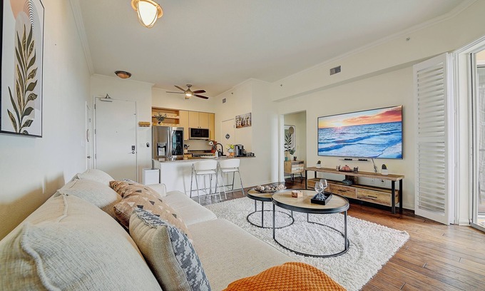 Downtown Long Beach Condo | Ocean View Oasis next to Beach and Convention Center with free parking