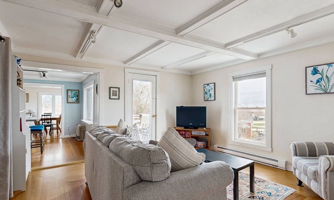 Rockland House | Ocean-view penthouse with deck, gas grill, washer/dryer, full kitchen, & WiFi