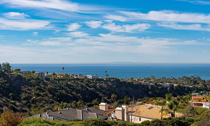 San Onofre House | Ocean View Luxury Less than a mile from the Ocean