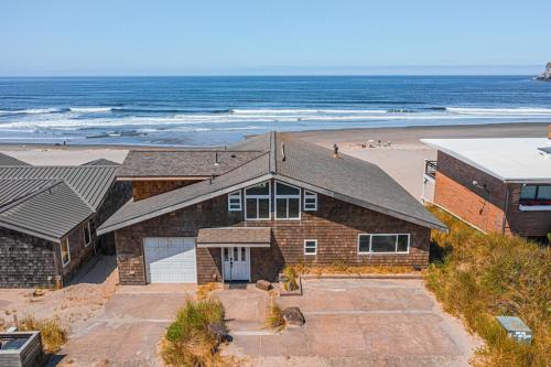 Kiwanda Shores House | Ocean Views for days.