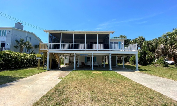 Edisto Island House | Ocean Views; Large Screened Porch & Sun Deck; Across from Beach Access; Cable TV & Wifi