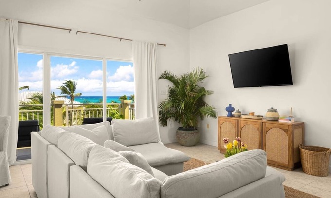 The Bight Apartment | Ocean Views, Pool, Spacious 1 Bedroom