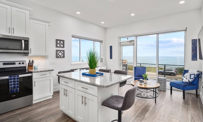 Flagler Beach Apartment | Oceanfront Coastal Luxe 705 - Bikes & Beach Gear