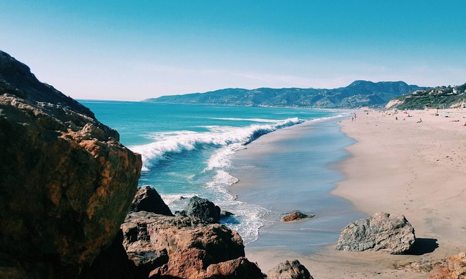 Malibu House | Oceanfront Contemporary Home on Private Beach!