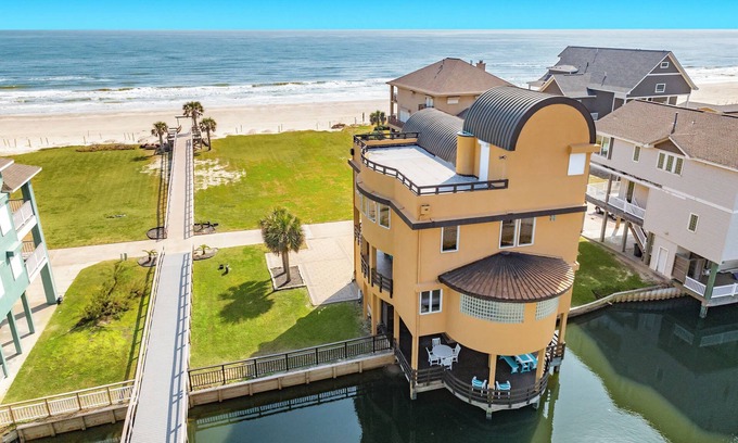 Jamaica Beach House | Oceanfront! Elevator, Unobstructed Beach Views!