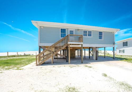 Long Beach House | Oceanfront family fun home and dog friendly! Coastal Coop