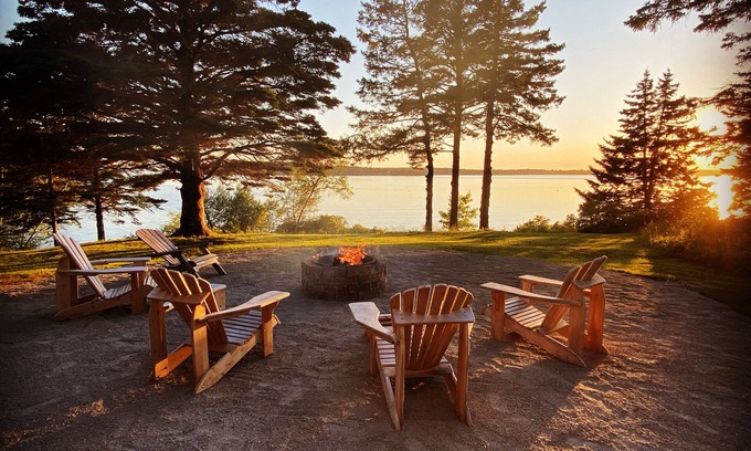 Pleasant Point House | Oceanfront Family Getaway - 8 Bedrooms, 5 Private Acres, Amazing Sunsets