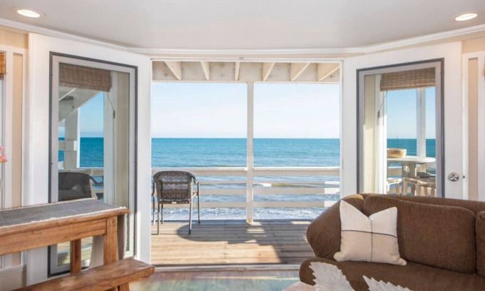 Montecito House | Oceanfront Getaway Miramar Beach