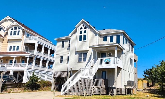 Ocean Isle Estates House | Oceanfront home with private hot tub, pool, washer/dryer & central AC