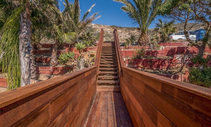 Malibu House | Oceanfront Malibu Private Beach House Retreat