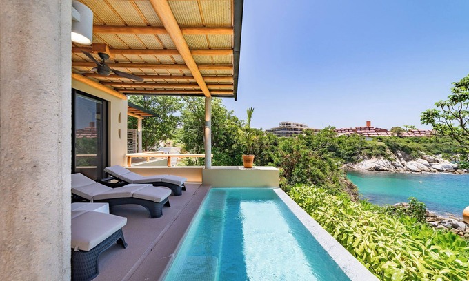 Santa Maria Huatulco Condo | Oceanfront Residence with Private Plunge Pool & Beach Access