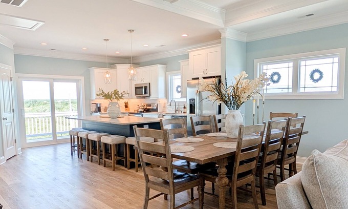 North Topsail Beach House | OCEANFRONT,Spa,Elevator,North Topsail Beach NC,King's Paradise
