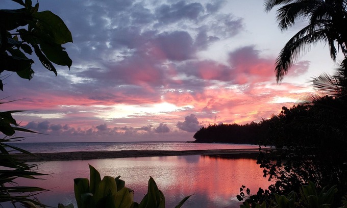 Wainiha House | Oceanfront Views * 3 Bedrooms With Baths * All Remodeled * Fabulous Beaches !