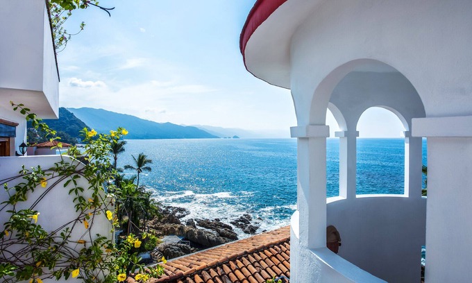 South Shore Hotel Area Villa | Oceanfront Villa - Amazing Views!