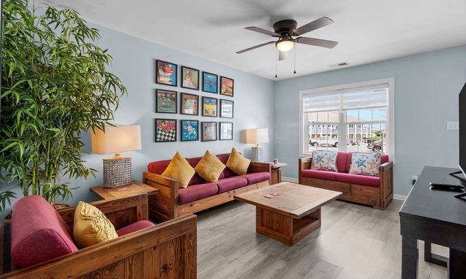 Atlantic Beach Condo | Oceanside Condo in Atlantic Beach, NC-Anchors Away Unit 3