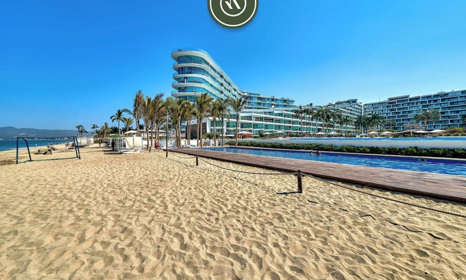 Flamingos Apartment | Oceanview 1 BR Condo - Private Beach - Pools