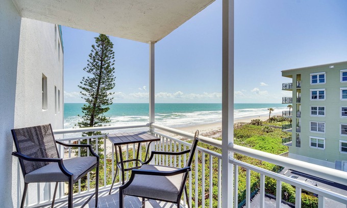 South Patrick Shores Condo | Oceanview Condo on Satellite Beach!
