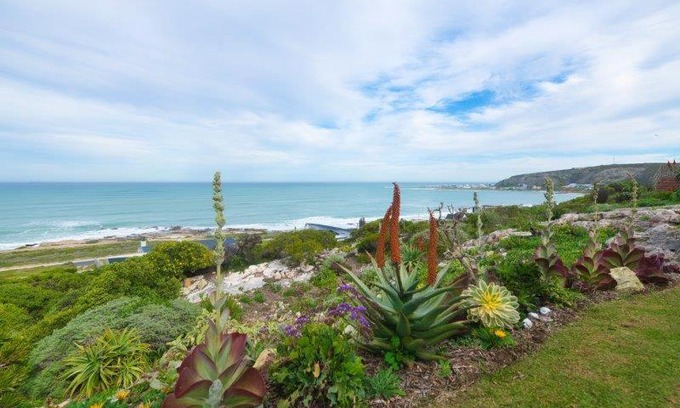 L'Agulhas House | Oceanview House