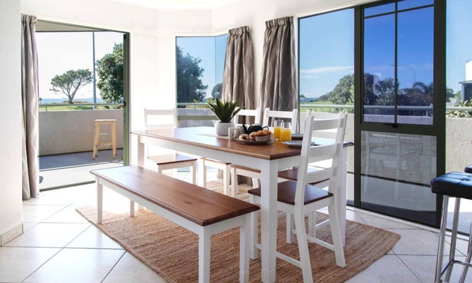 Papamoa Beach House | Oceanview on Malibu Papamoa