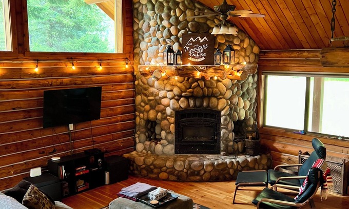 Missoula County Cabin | Off-Grid 2 Bedroom Cabin - Near Missoula, Glacier National Park, Whitefish