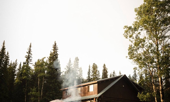 Rock Lake House | Off Grid Mountain Lodge - Cabins - Sauna - Hot Tub - Fishing