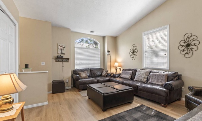 Ogden House | Ogden`s Duplex Gem| Mins to Downtown + Ski Resorts
