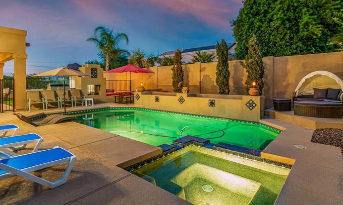 Glendale House | OH NO- You Will Not Want to leave- Heated Pool, Spa, Xbox, billiards, Air hockey