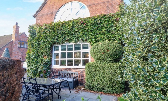 Lichfield Cottage | OLD BARN, pet friendly, with a garden in Whittington, Staffordshire