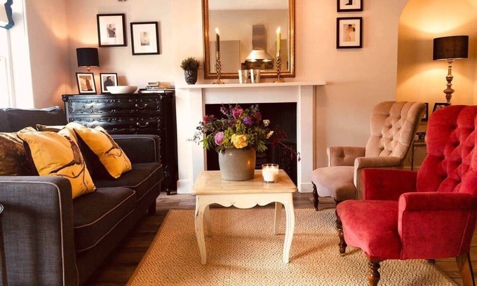 Bakewell Apartment | Old Beams Central Bakewell Stylish Duplex for 5