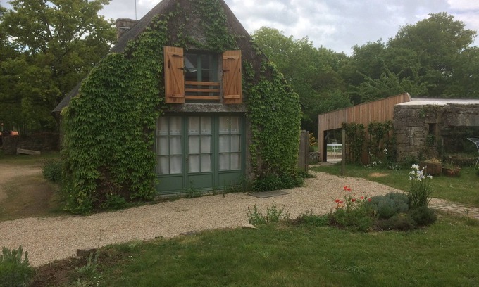 Ploemel House | Old renovated stone house in the town of Ploemel