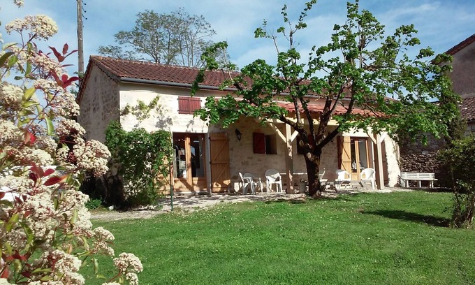 Sauzet Cottage | Old restored forge - swimming pool