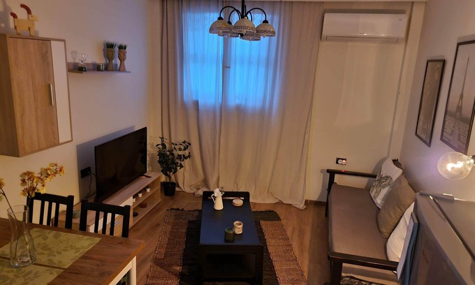 Thessaloniki Apartment | Old school - classic value