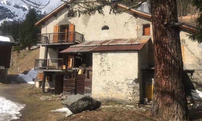 Montroc Ski Chalet | Old sheepfold in the middle of nature