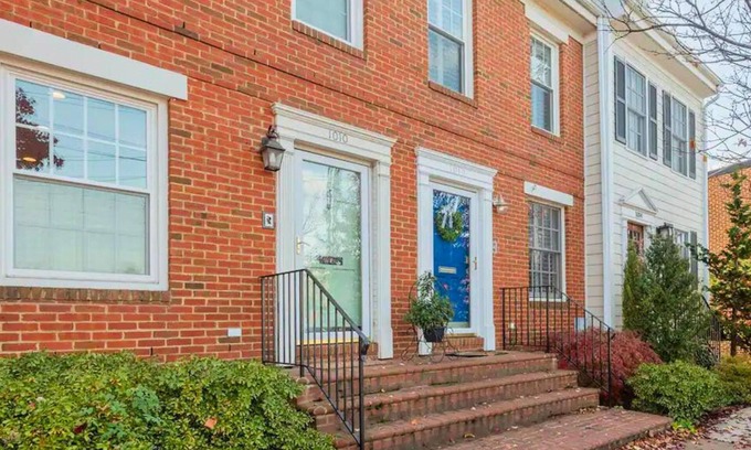 Old Town West House | Old Town Escape @ TopShelfStays (4 blocks metro, walkable, peloton bike)