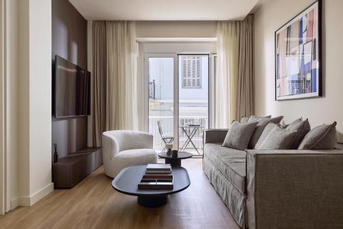 Plaka Apartment | Olea Residence, Syntagma by Aura Homes