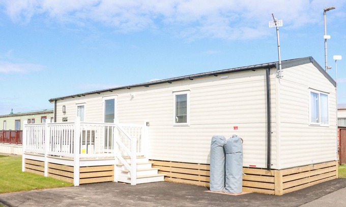 Morecambe House | OLIVIA'S RETREAT, pet friendly, country holiday cottage in Heysham