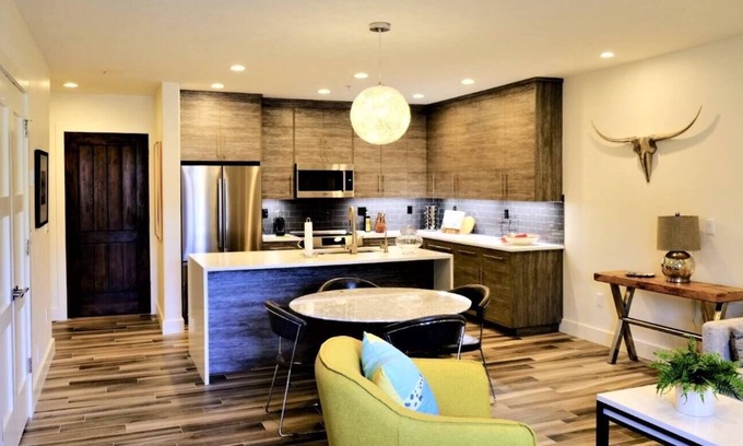 Ketchum Condo | Olympic Terrace: Downtown Luxury & Convenience