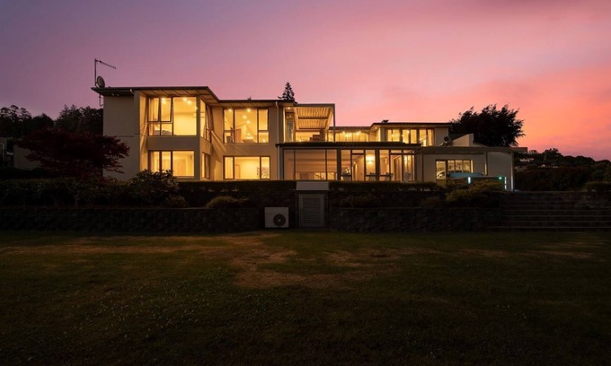 Taupo House | Omaio - Heated Pool, Hot Tub, Cinema, Views