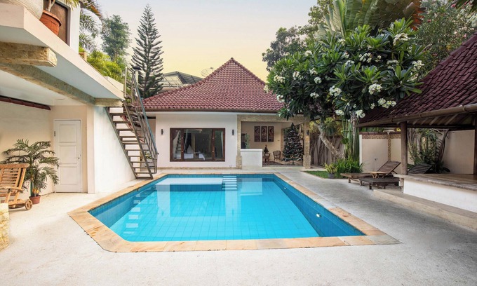 Aikmel Villa | Ombe Villa
