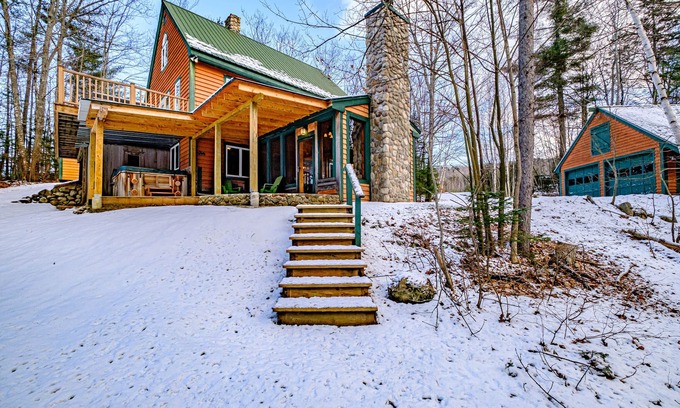 Bethel Cabin | On Goss Pond - Cozy cabin, family friendly for nature lovers!