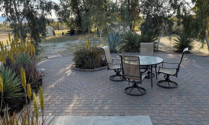 Borrego Springs Cottage | On private horse ranch, dogs welcome.