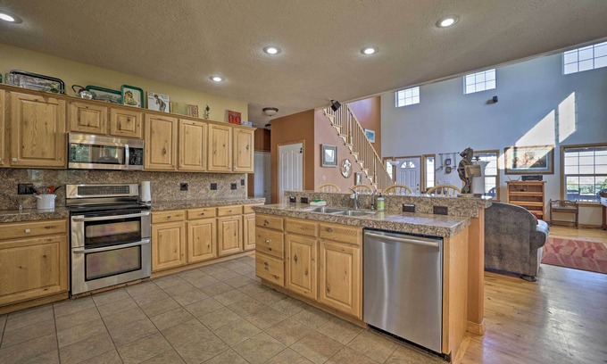 Boise House | On-Site Hiking: 10-Acre Getaway Near Boise!