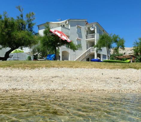 Dinjiska Apartment | On the beach apartments PAG