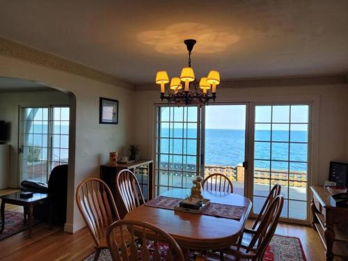 West Haven House | On the Water Spacious Comfortable Historic House