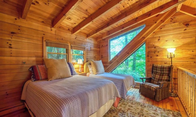 Maggie Valley Cabin | On Top of the Mountain, Beneath the Stars, Your Cabin Stay Awaits You!