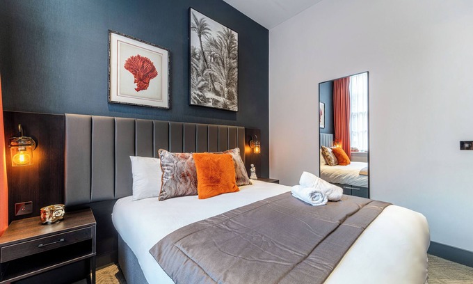 RopeWalks Apartment | One Bedroom Apartment 204 (Sleeps 4)